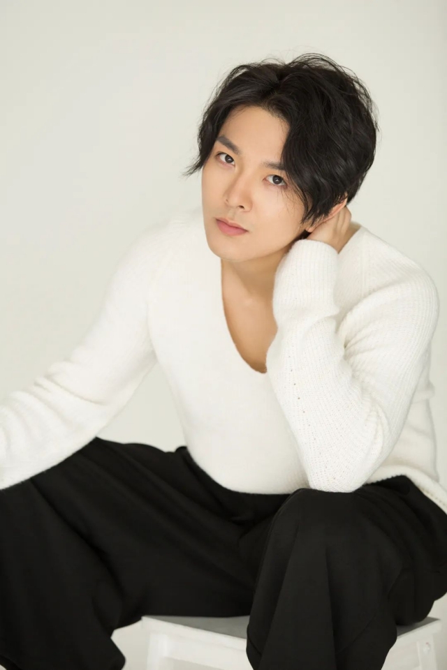 查文浩中国国家话剧院导演,演员本科毕业中央戏剧学院导演系,硕士毕业